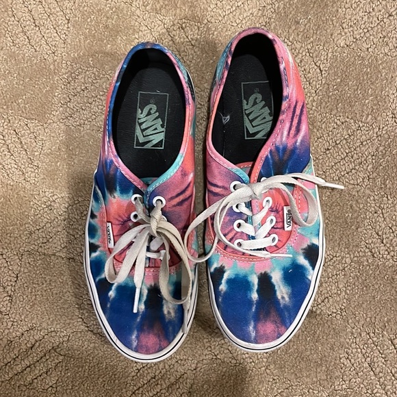 Vans - Picture 2 of 2